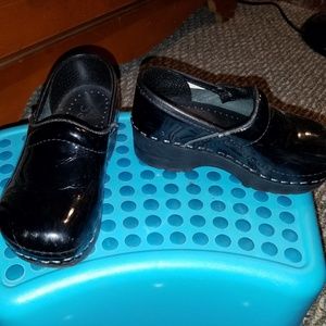 Sanita Dansko Clogs Kids Patent Leather 25/ 9